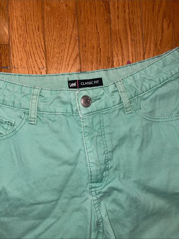 Lee’s Mint Green Capris - Image 2