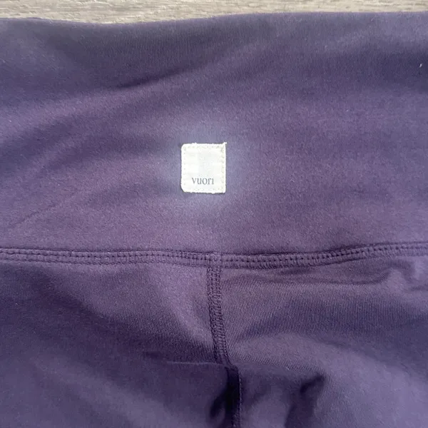Vuori Purple Leggings XS Women’s Athletic capris Mid Rise - Image 4