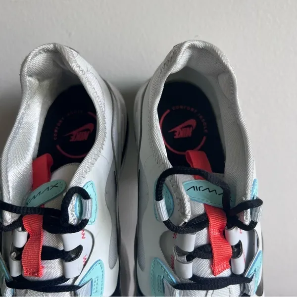 NIKE Women's Air Max Infinity 2 Shoe Size 7 #804 - Image 8