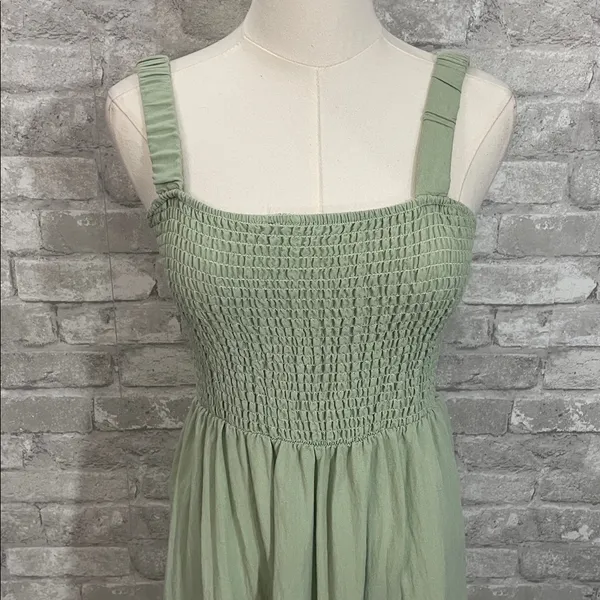 Blu Pepper Sage Smocked Midi Dress - Image 2