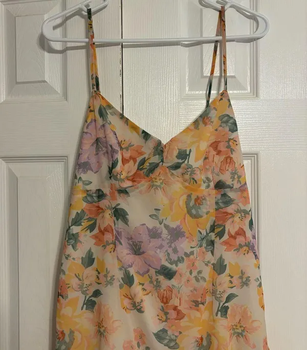 Showpo Soshanah Dress Floral - Image 6