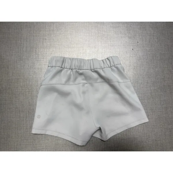 Lululemon On The Fly Short 2.5" Gray Full-On Luxtreme Travel Women Size 2‎ - Image 2