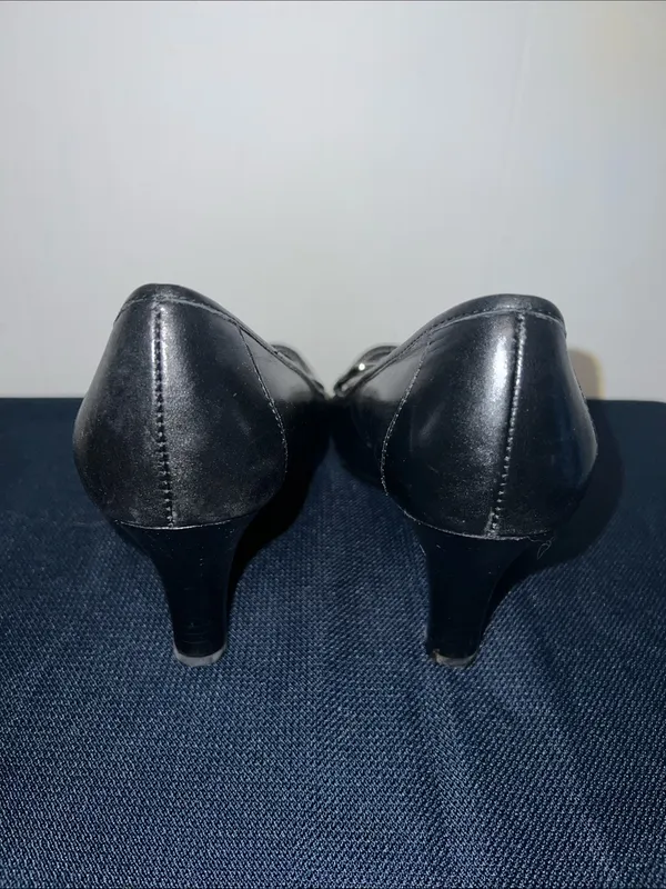 Anne Klein Black Leather Loafers with Silver Chain Accent 9 1/2M - Image 3