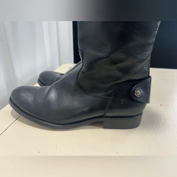 Frye Black Leather Women's Heeled Boots tall with zipper. Size 7B - Image 5