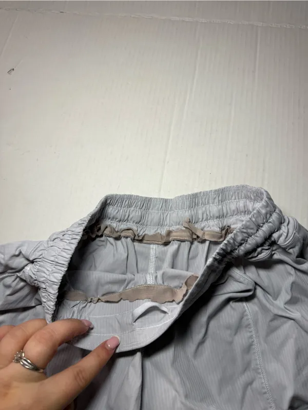 Lululemon Hotty Hot Shorts 3.5" - Image 2
