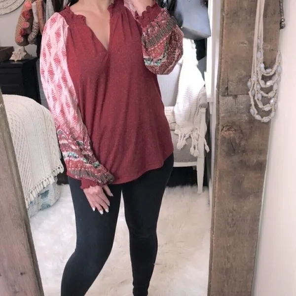 Umgee size small red boho floral top - Image 4