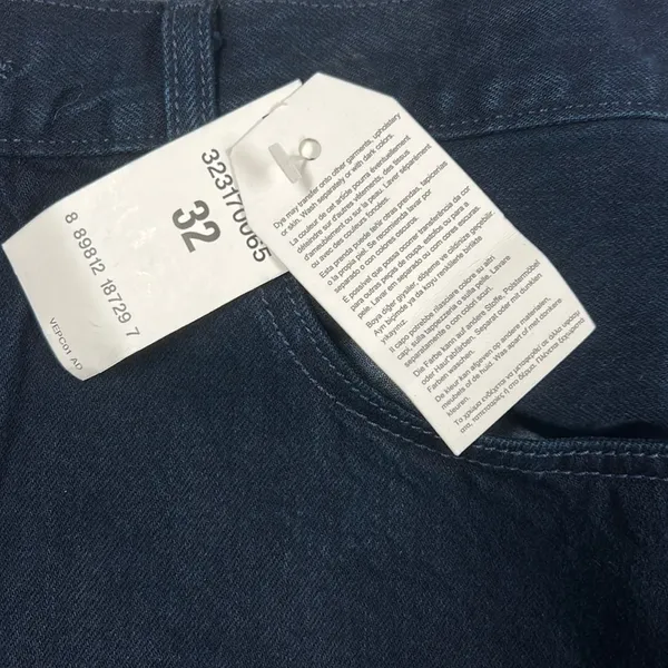 Levi's 501 Straight Leg Button Fly Denim Shorts - Raw Hem Dark Wash NWT Size 32 - Image 5