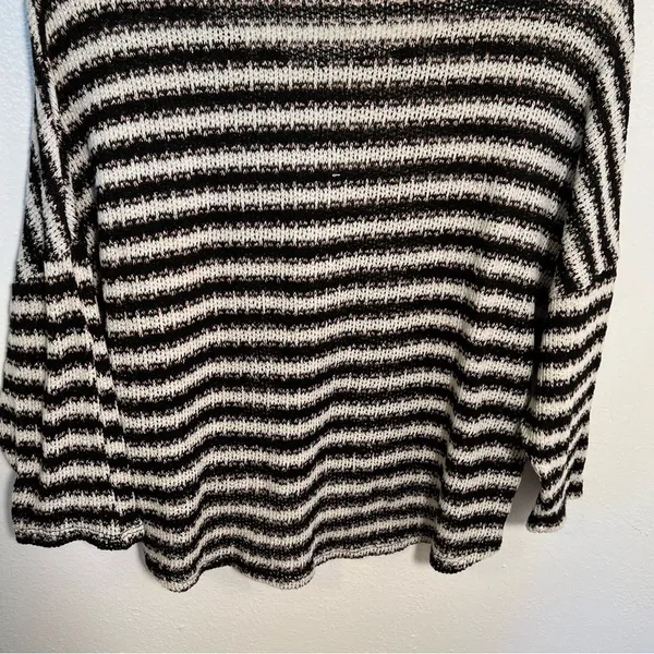 Teenbell Women's Oversized Knit Top White Black Metallic Rose Gold Stripes Round - Image 8
