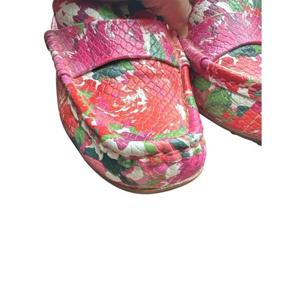 Isaac Mizrahi Pink Red Multi Floral Leather April Driving‎ Moccasins 7.5 - Image 5