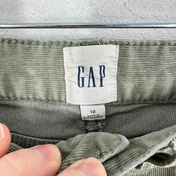 Gap Women's Size 10 Corduroy Shorts Olive Green Raw‎ Hem Casual Summer Essential - Image 3