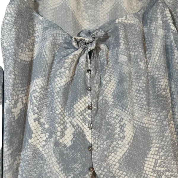 Olivaceous Blue & White Print Button Down Knot Front Blouse Women Sz M - Image 5