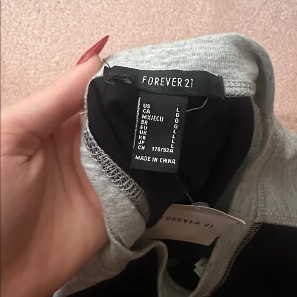 Forever 21 3/4 Sleeve Cropped Top NWT - Image 4