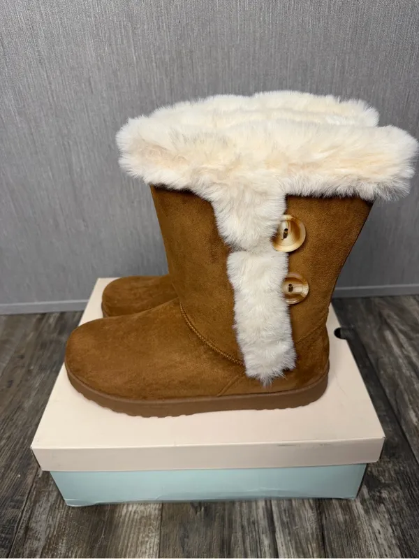 SO Tan Faux-Suede Winter Boots with Cream Faux-Fur Trim Size 11 - Image 6