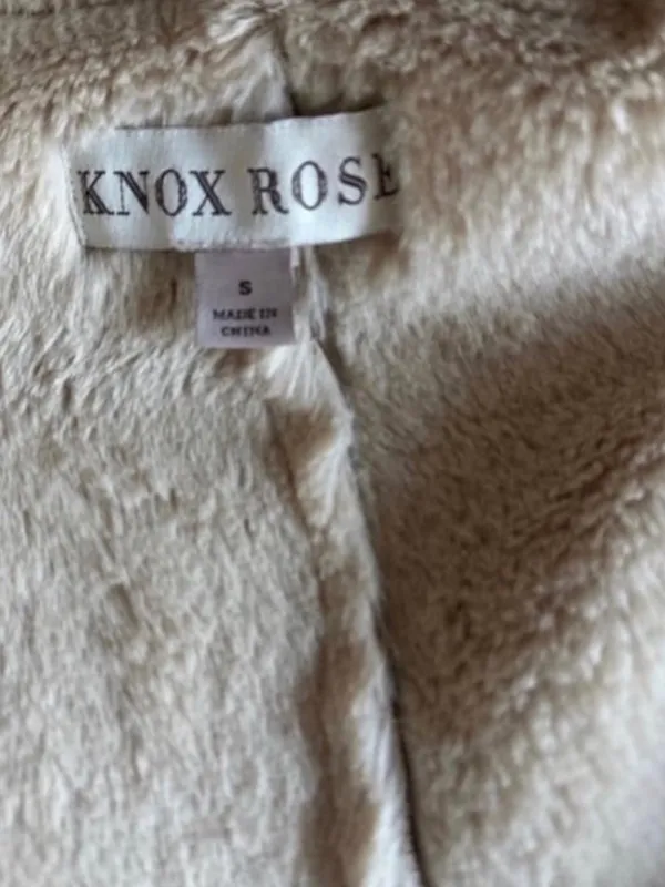 Knox Rose Y2K inspired Faux Fur Vest - Image 4