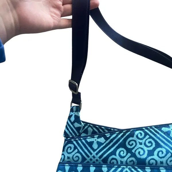 Vera Bradley Y2k Blue Geometric Seatbelt Shoulder Travel Bag Purse‎ - Image 3