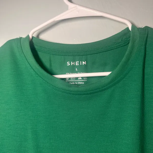 SHEIN Green Cropped T-Shirt - Image 2