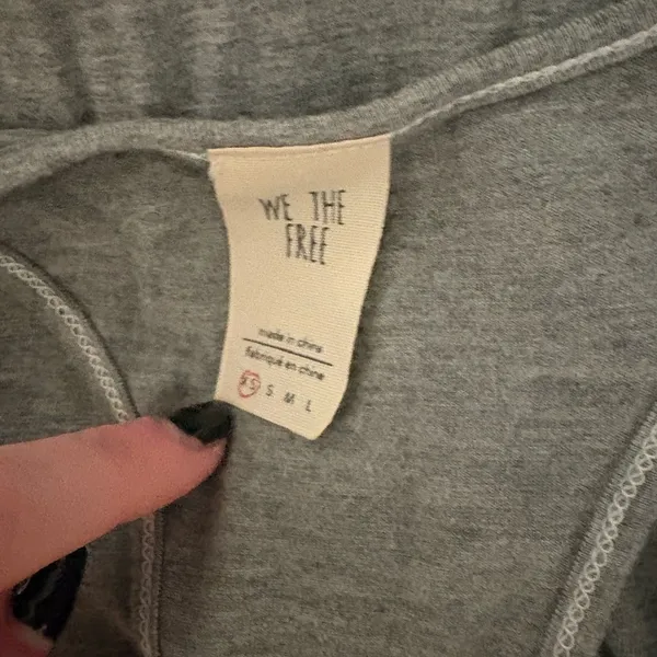 Free People Gray Sleeveless Racerback Top 💜🦭 - Image 4