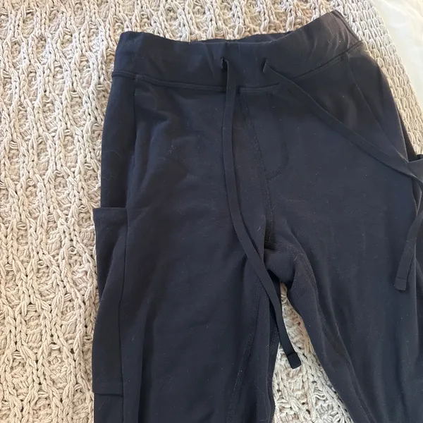 XS black Alo leggings with tie and pockets - Image 2