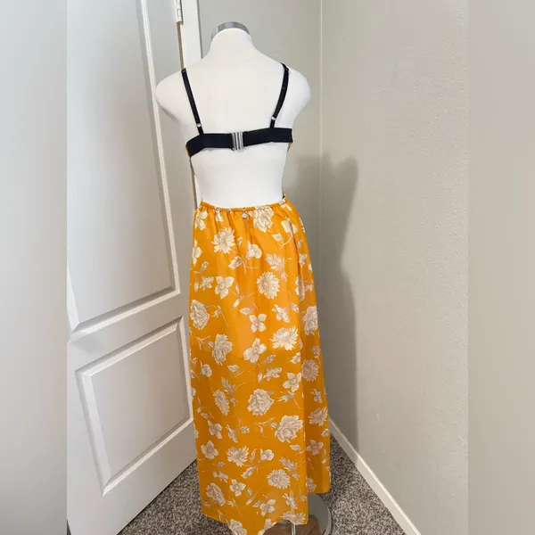 Stone‎ Row Mustard Open Back Floral Maxi Dress Size Small - Image 6