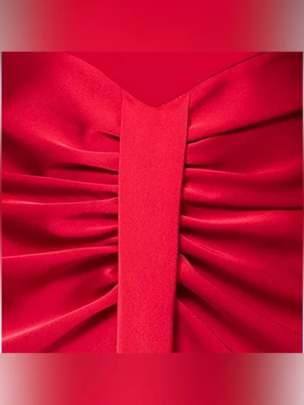 NWT Betsy & Adam Red Halter Evening Gown. Size 8 - Image 4