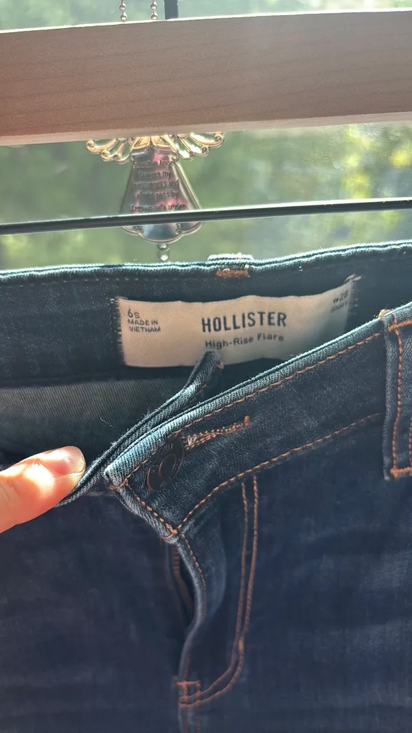 Hollister Jeans Bell Bottom Flare - Image 3