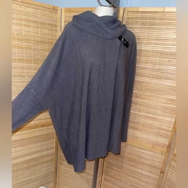 Napa Valley gray knit poncho wrap turtleneck sweater faux leather buckle L XL - Image 2