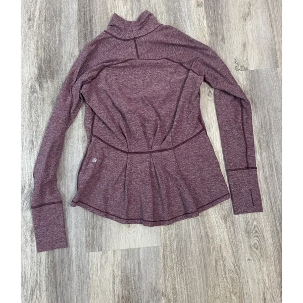 Lululemon Warm Your Core Long‎ Sleeve Size 4 - Image 3