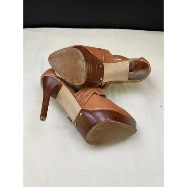 Michael Kors Women's Tan Leather Shoes/ Heels 4.5" Size 8M SKU 5817 - Image 5