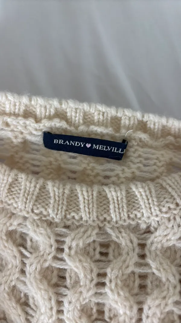 Brandy Melville Sweater - Image 3