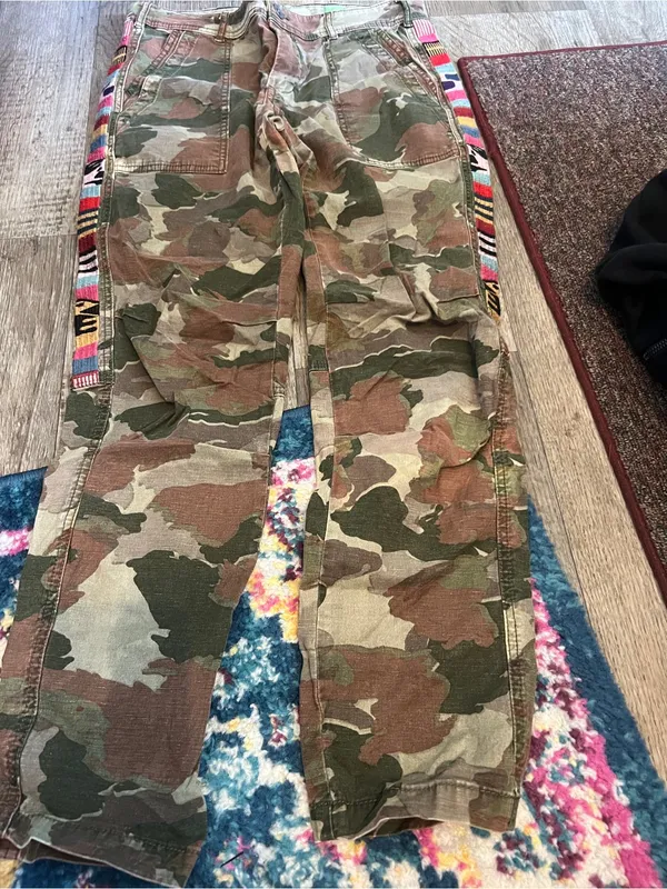 Anthropologie the wanderer Women’s Camo Utility Jeans with Multicolor Side Trim - Image 9