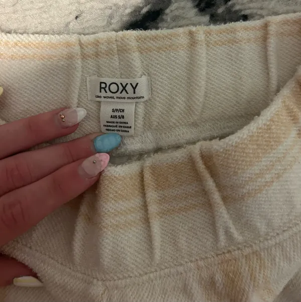 Roxy Shorts Beach - Image 3