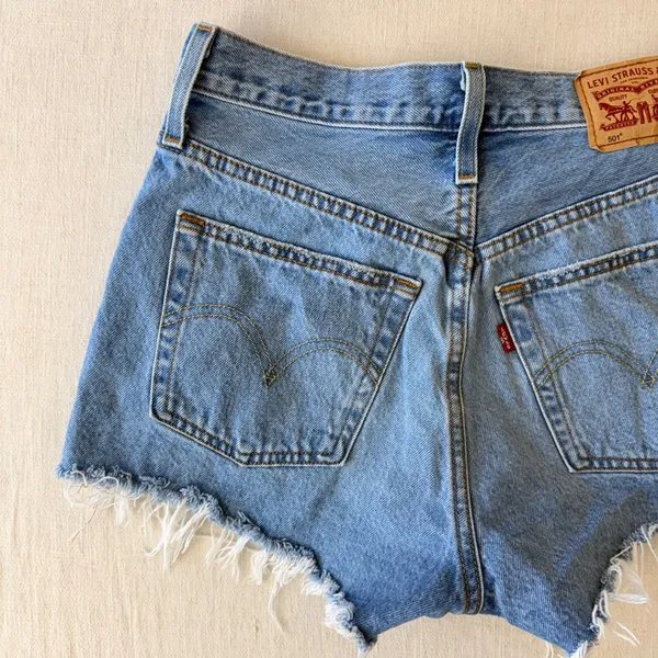 Levi's 501 Original Distressed Cut Off Denim Shorts Womens 27 Light Wash Blue - Image 6