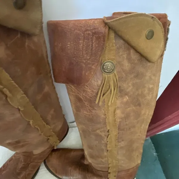 Women’s size 8.5 Corral Vintage Cognac Deer knee high western distressed boots. - Image 3