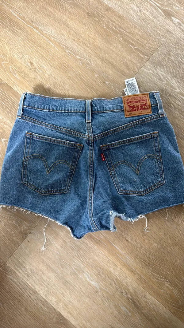 Levi’s 501 Shorts - Image 2