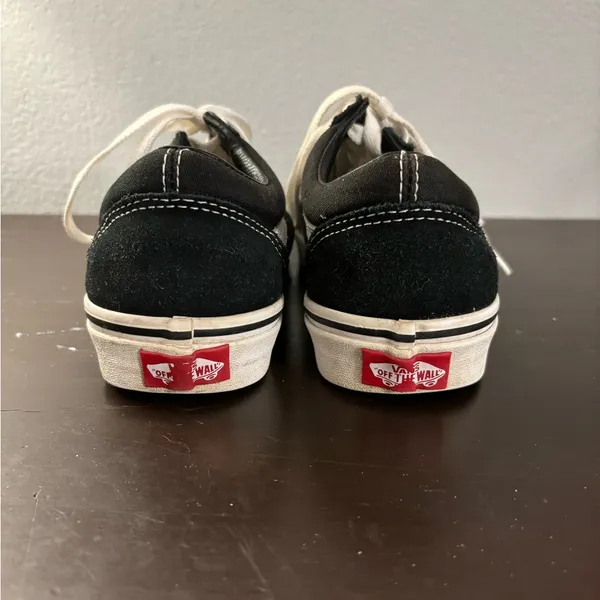 Black lace up old school vans tennis shoes-size 7.5 - Image 4
