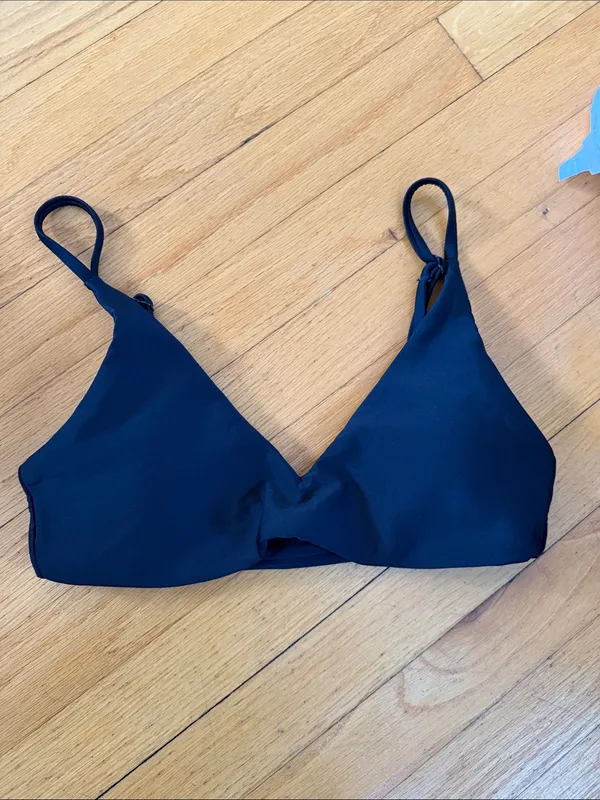 J. Crew Black scoop- V Front Bikini Top Lana classic sculpt M - Image 6