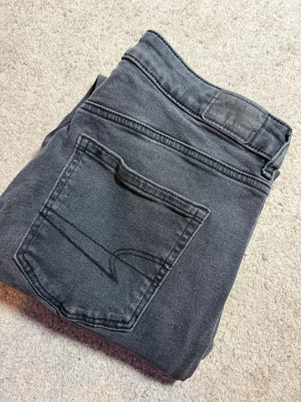 American Eagle Jeans - Image 4