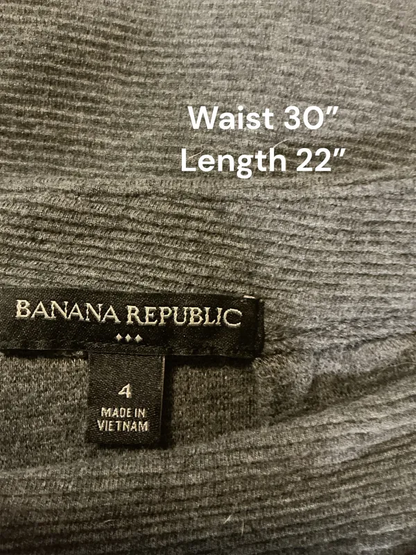 Banana Republic Grey Fine Knit Pencil Skirt - Women’s Size 4 - Image 3