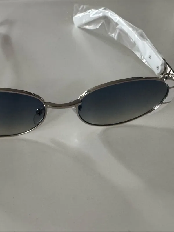 Amazon white silver oval retro Frame Gradient Blue  Sunglasses - Image 4