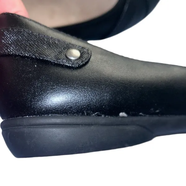 NWOT Life Stride Adalene Black Faux Leather Comfort Flats 10M - Image 5