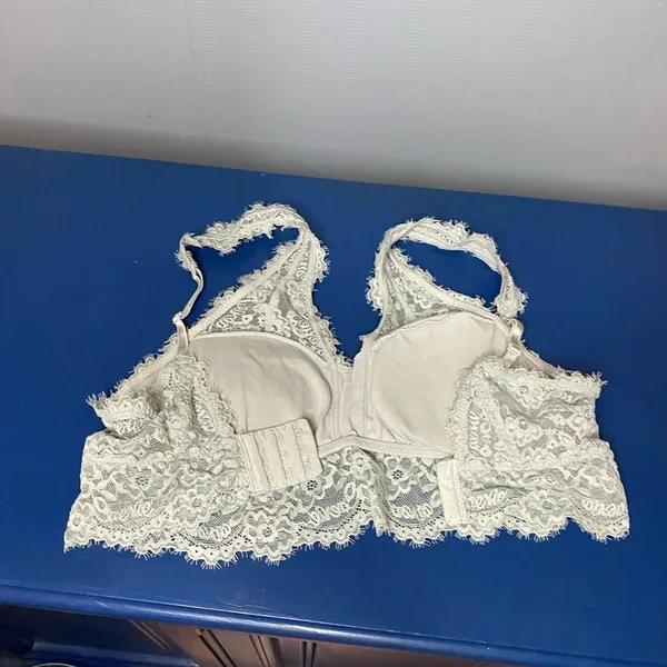 Aerie Lace padded Bralette in Soft green size Medium - Image 4