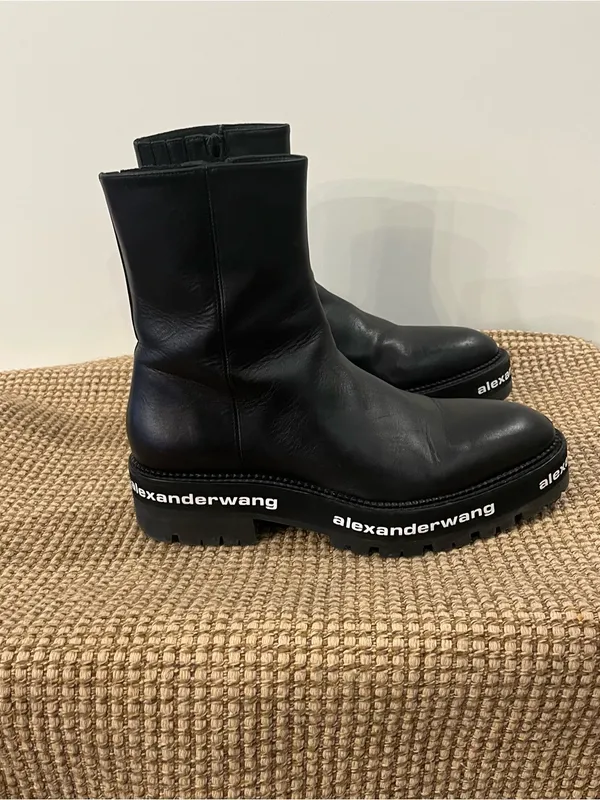 Alexander Wang Sanford Black Chelsea Ankle Boots Lug Logo Platform Size 8 - Image 3