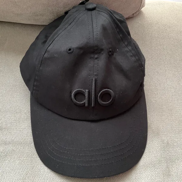 Alo Yoga Off-Duty Cap Black/Black - Image 2