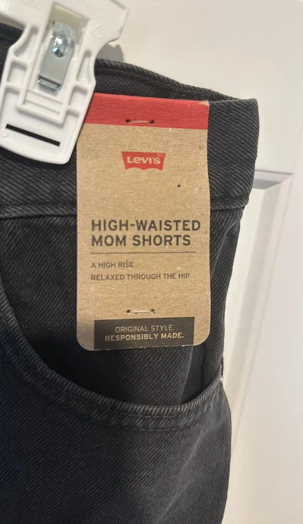 Levi’s Vintage High-Waisted Denim Mom Shorts - Image 3