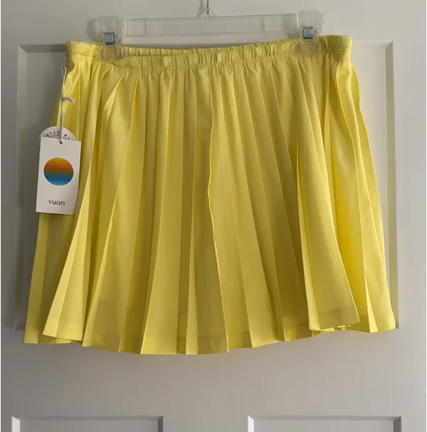 Vuori Large Clementine Pleated 15” Skirt in Sunshine Yellow - Image 4