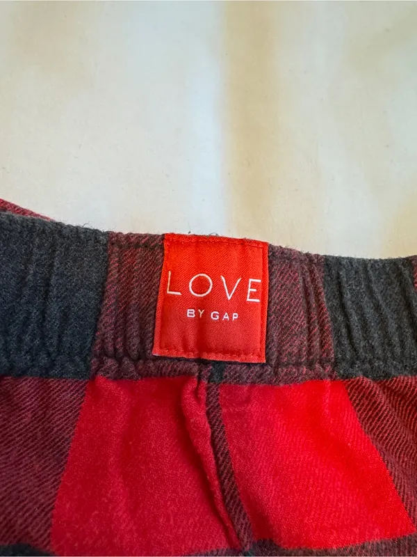 GAP Red and Black Buffalo Plaid Lounge Shorts - Image 6