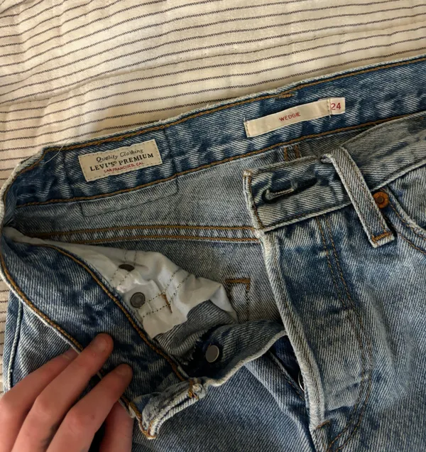 Levi’s Wedgie Straight Jeans - Image 3
