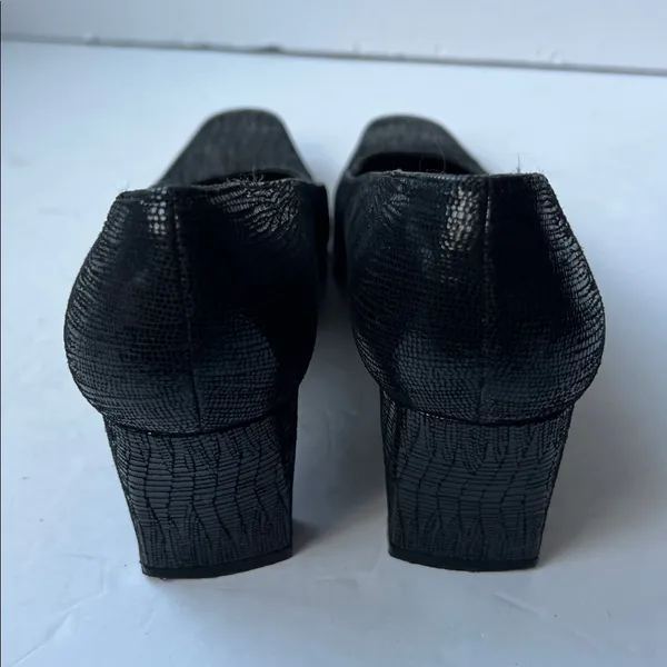 Stuart Weitzman Pump Women's Closed Toe Heels Shoes Faux Leather Black Size 7 🟡 - Image 4