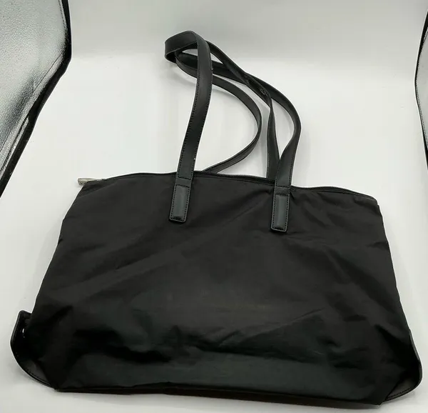 A Very Rare Beautiful Vintage Foldable Nylon Tumi Travel Tote Bag - Image 4