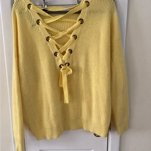 Vero Moda Yellow Crew Neck Sweater - Image 2